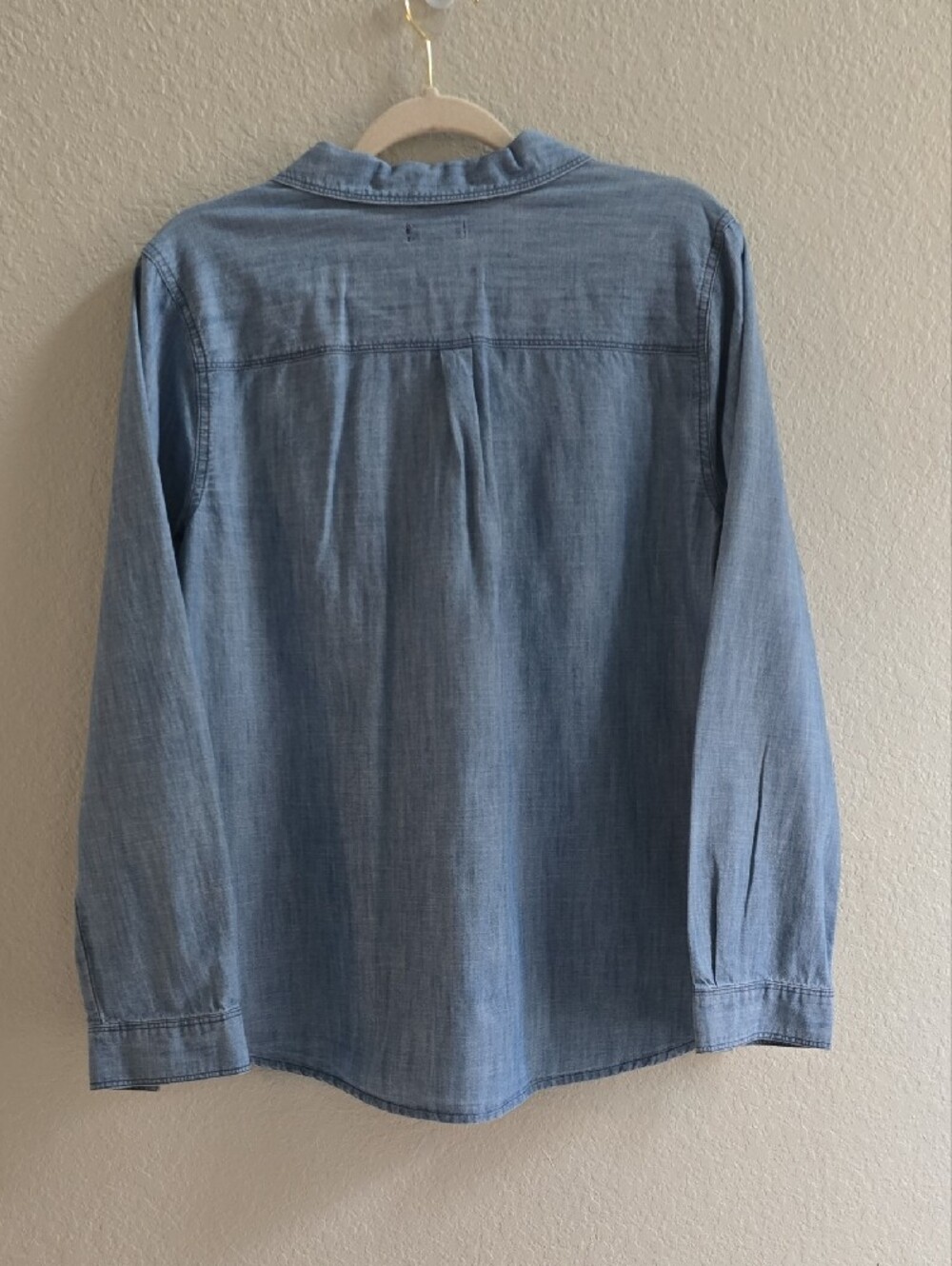 Old Navy Women's Light Blue Denim Button-Down Shirt-Lg - Picture 5 of 6